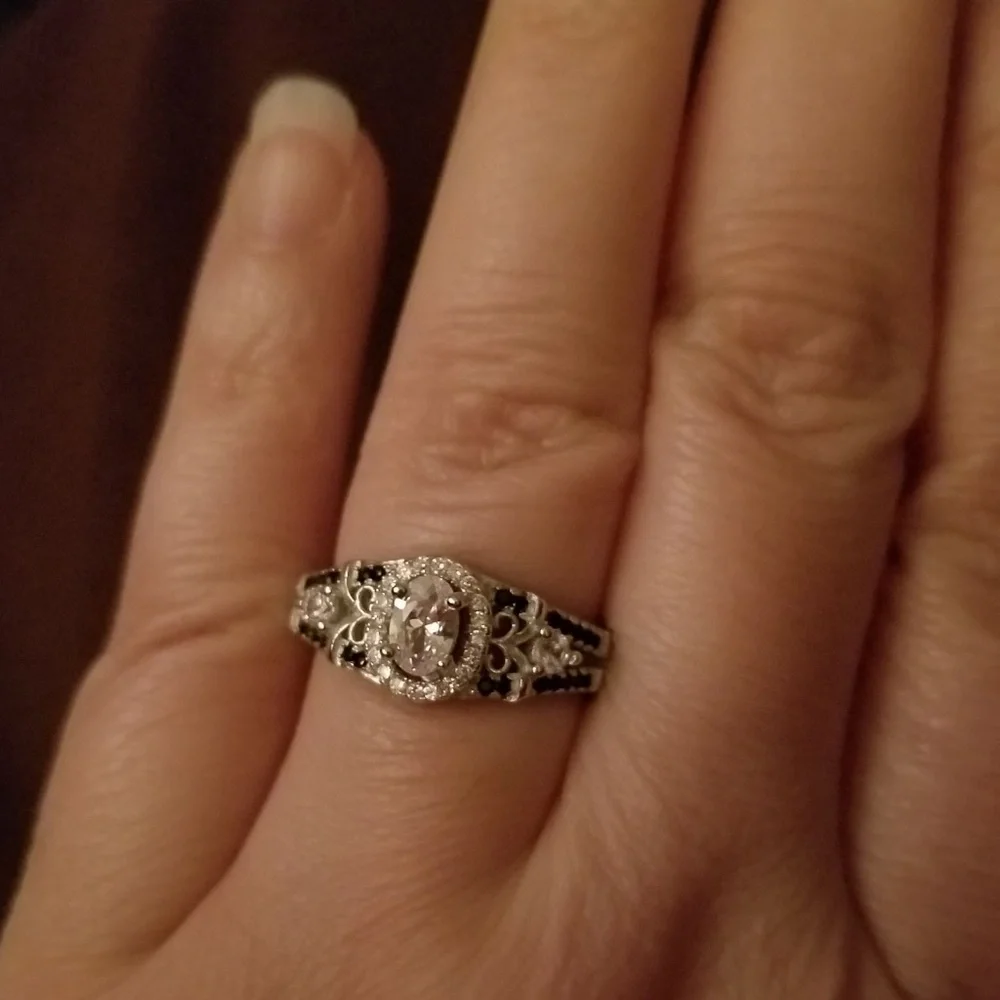 Antique Style Black Spinel Ring - Picture 7 of 7